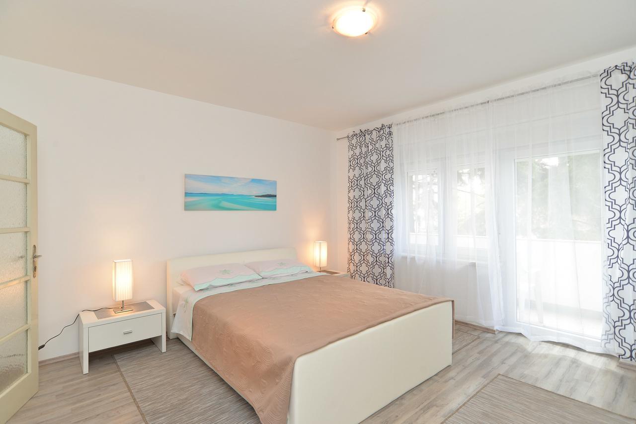 Apartment Branko 1601 Fazana Bagian luar foto