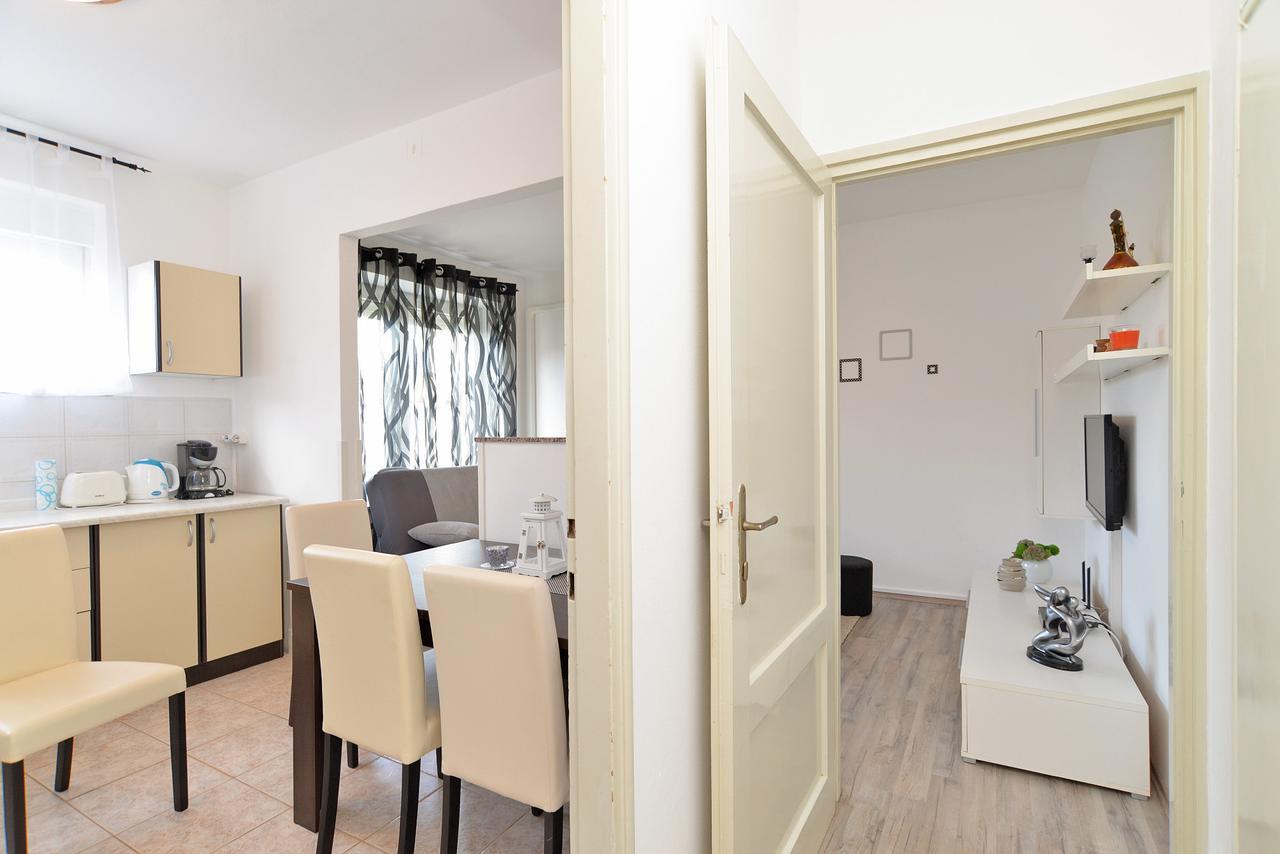Apartment Branko 1601 Fazana Bagian luar foto