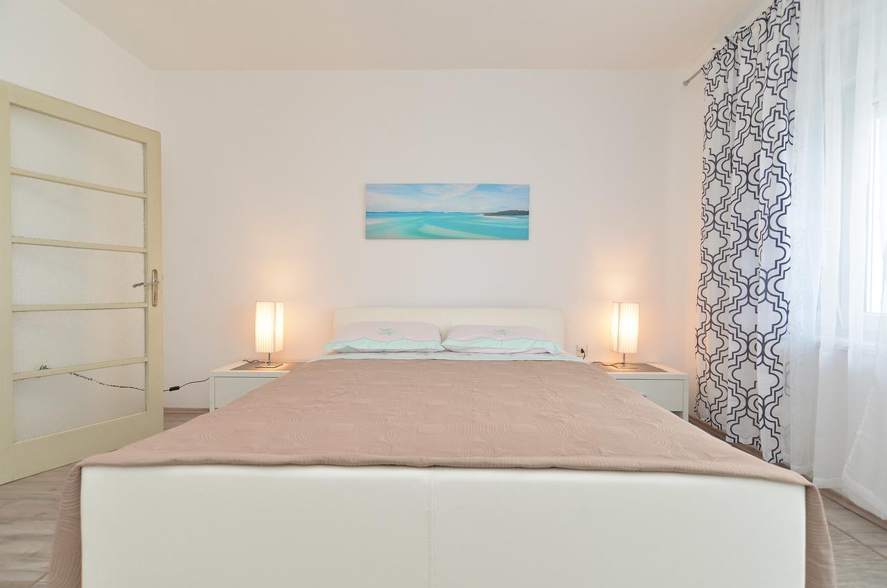 Apartment Branko 1601 Fazana Bagian luar foto