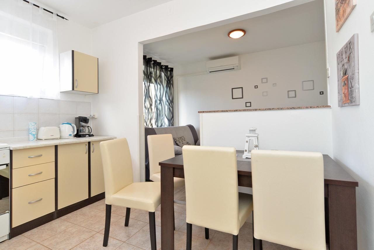 Apartment Branko 1601 Fazana Bagian luar foto